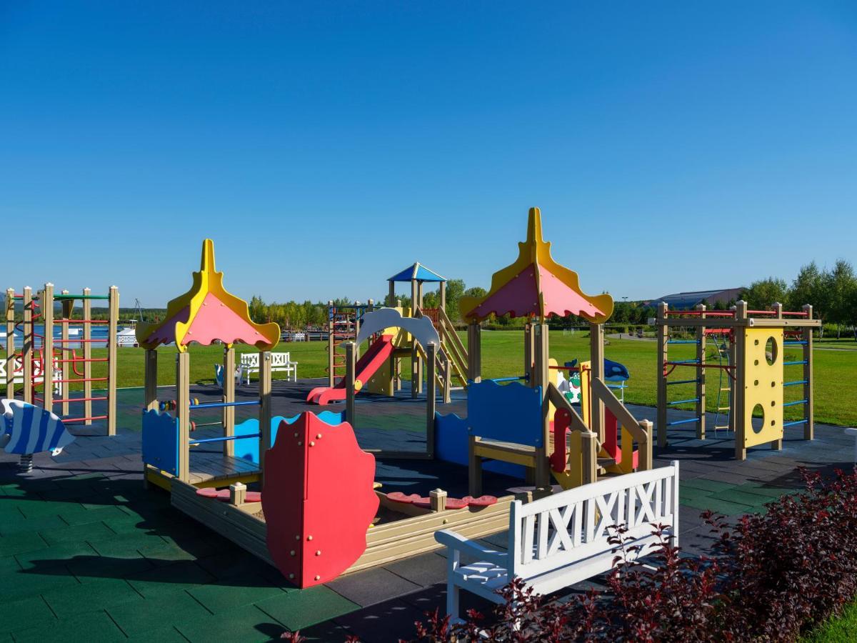 Rixos Borovoe Hotel Shchūchīnsk Buitenkant foto Playground in the park