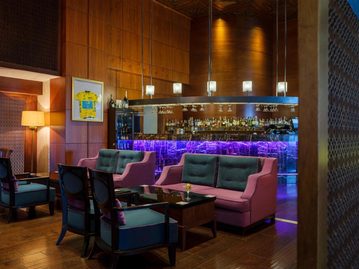 Rixos Borovoe Hotel Shchūchīnsk Buitenkant foto The bar at the lounge